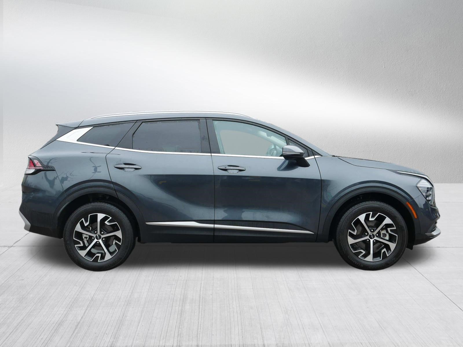 Certified 2024 Kia Sportage EX image 8
