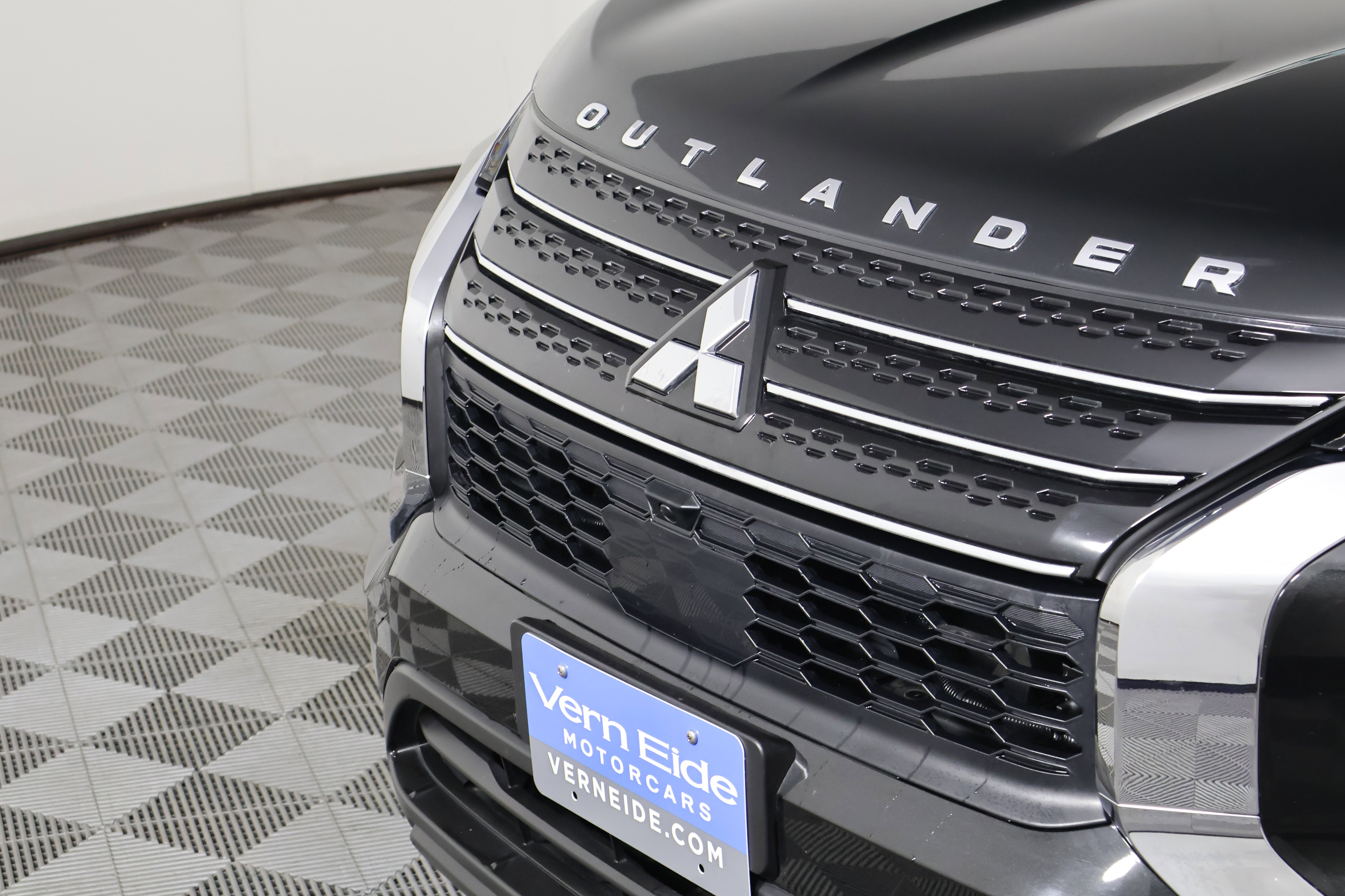 Used 2024 Mitsubishi Outlander ES image 11