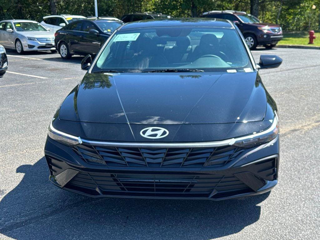 New 2026 Hyundai Elantra SEL Sport FWD image 2