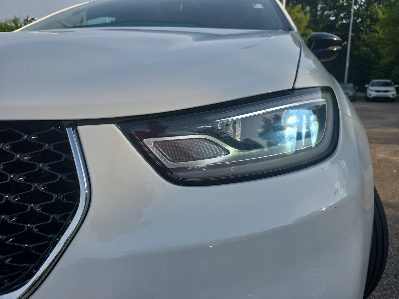 Used 2024 Chrysler Pacifica Limited FWD image 33