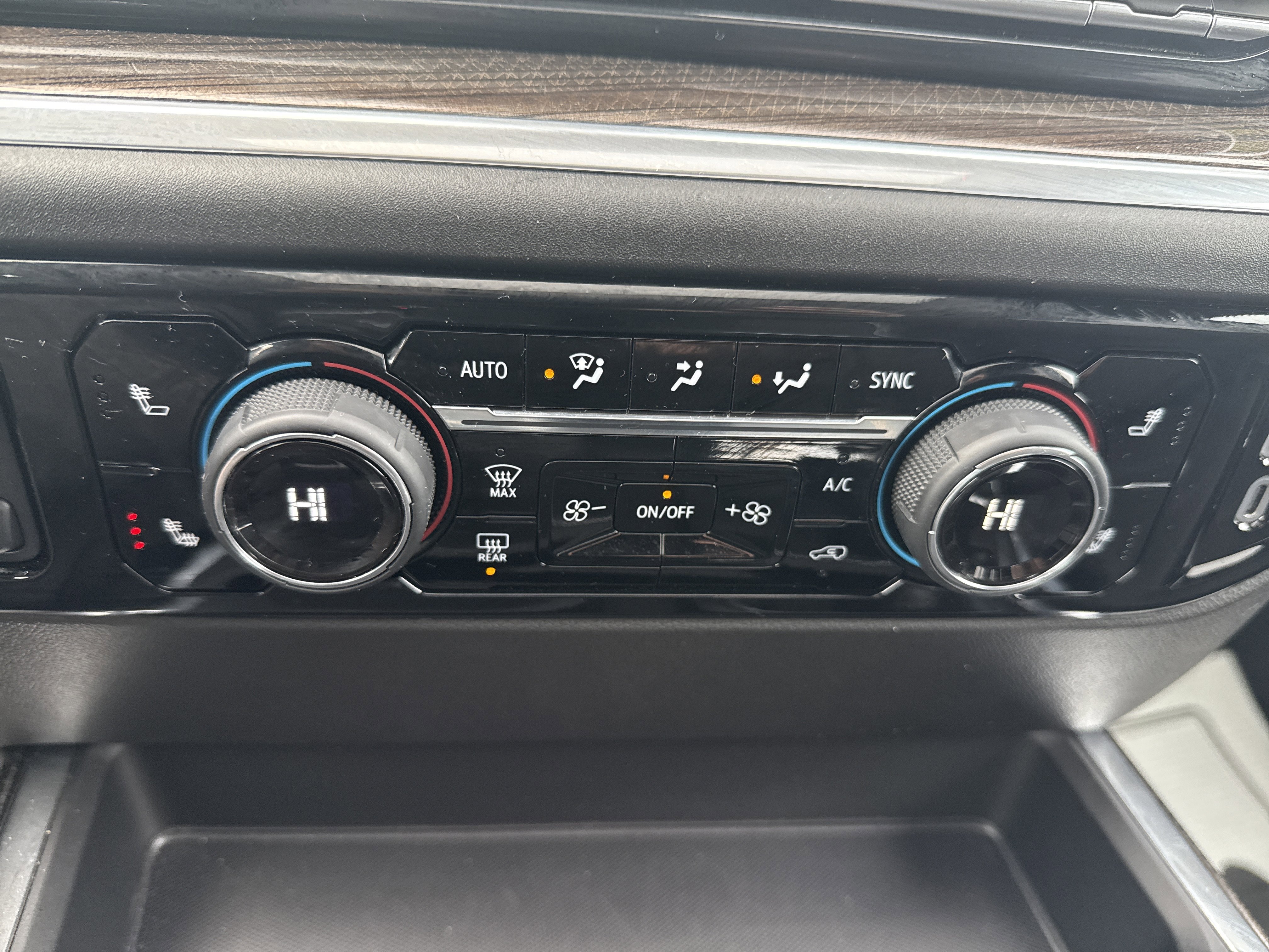 Used 2025 Chevrolet Silverado 1500 RST w/ Dark Appearance Package image 27