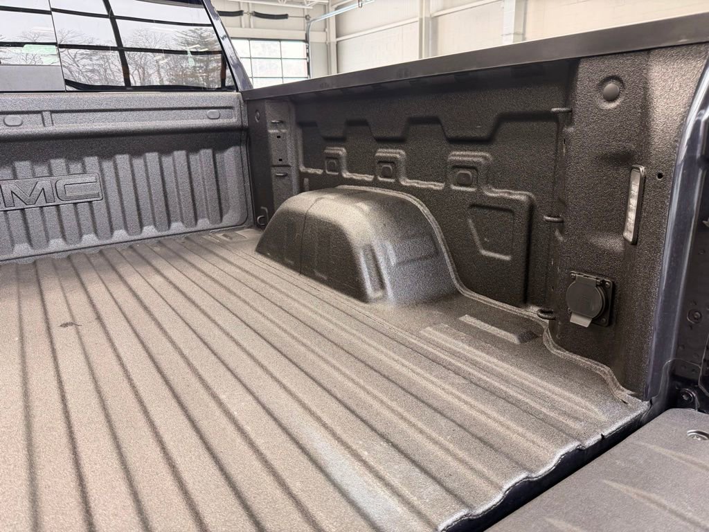 Used 2025 GMC Sierra 1500 AT4X image 11