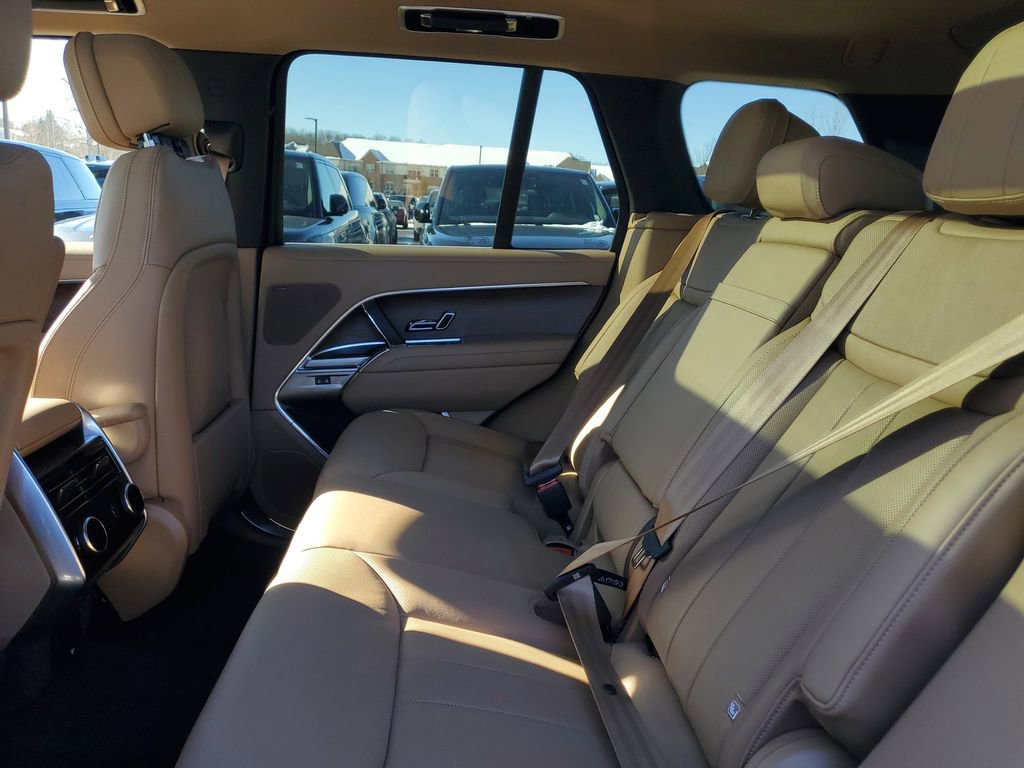 New 2026 Land Rover Range Rover SE image 24