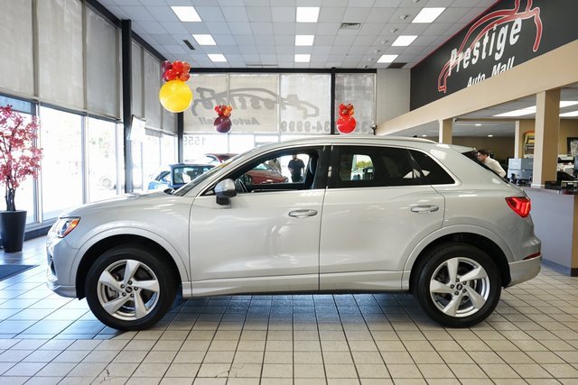 Used 2021 Audi Q3 2.0T Premium image 3