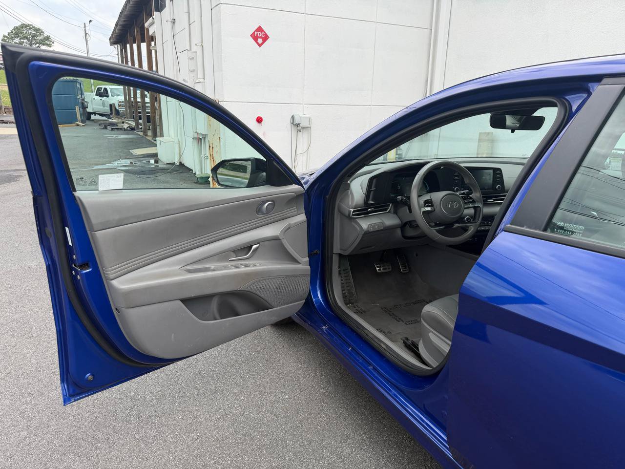Used 2025 Hyundai Elantra Sport FWD image 9