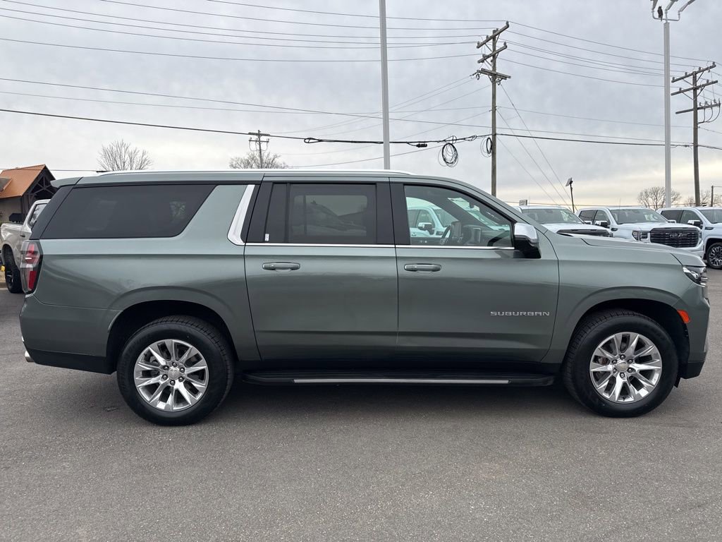 Used 2023 Chevrolet Suburban Premier image 6