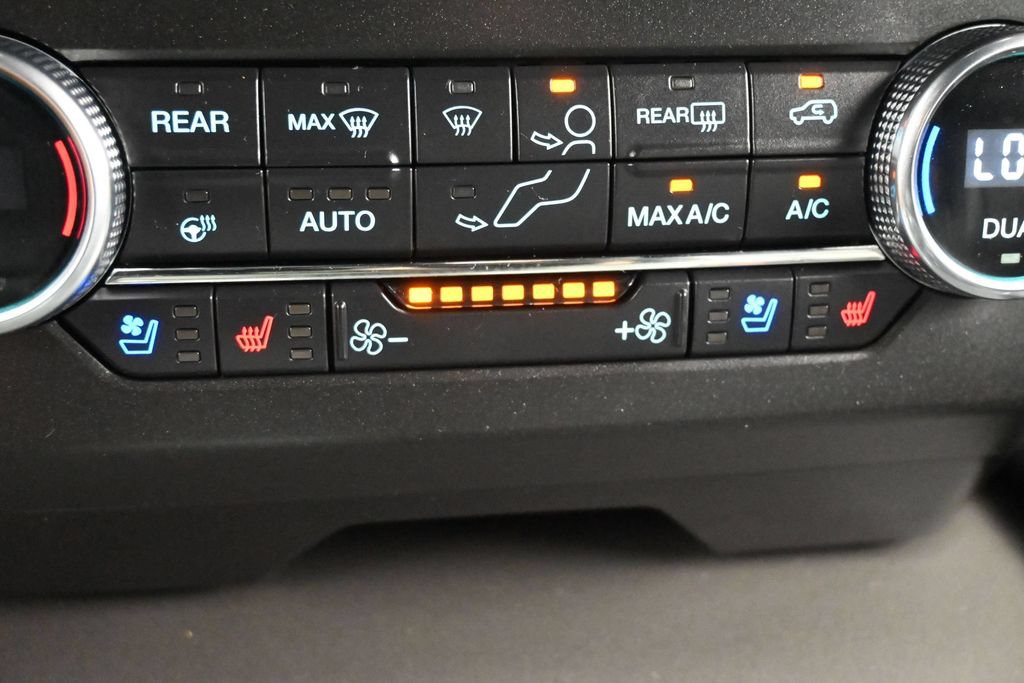 Used 2020 Ford Expedition XLT w/ Equipment Group 202A AWD/4WD image 12