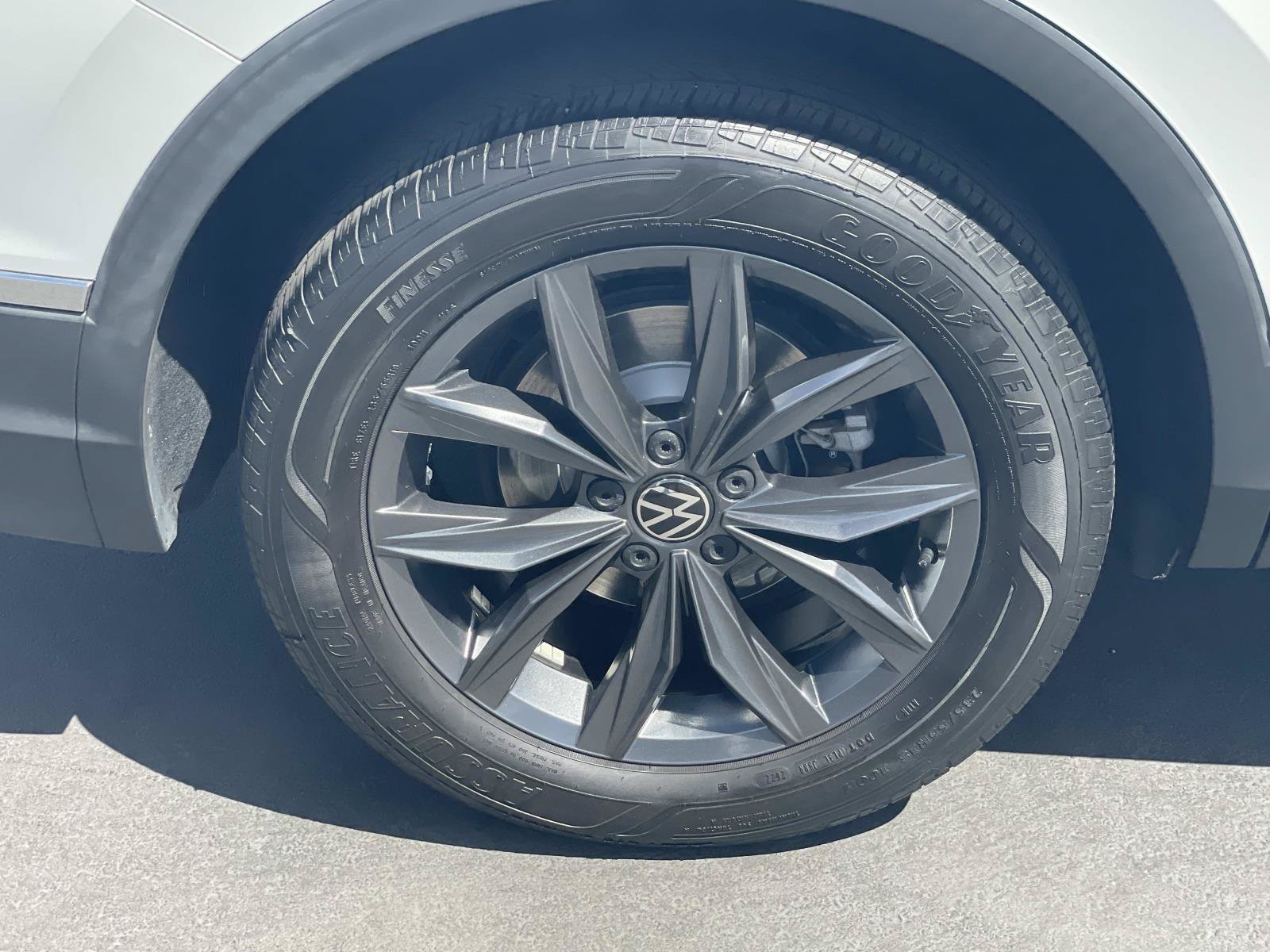 Certified 2022 Volkswagen Tiguan SE AWD/4WD image 6