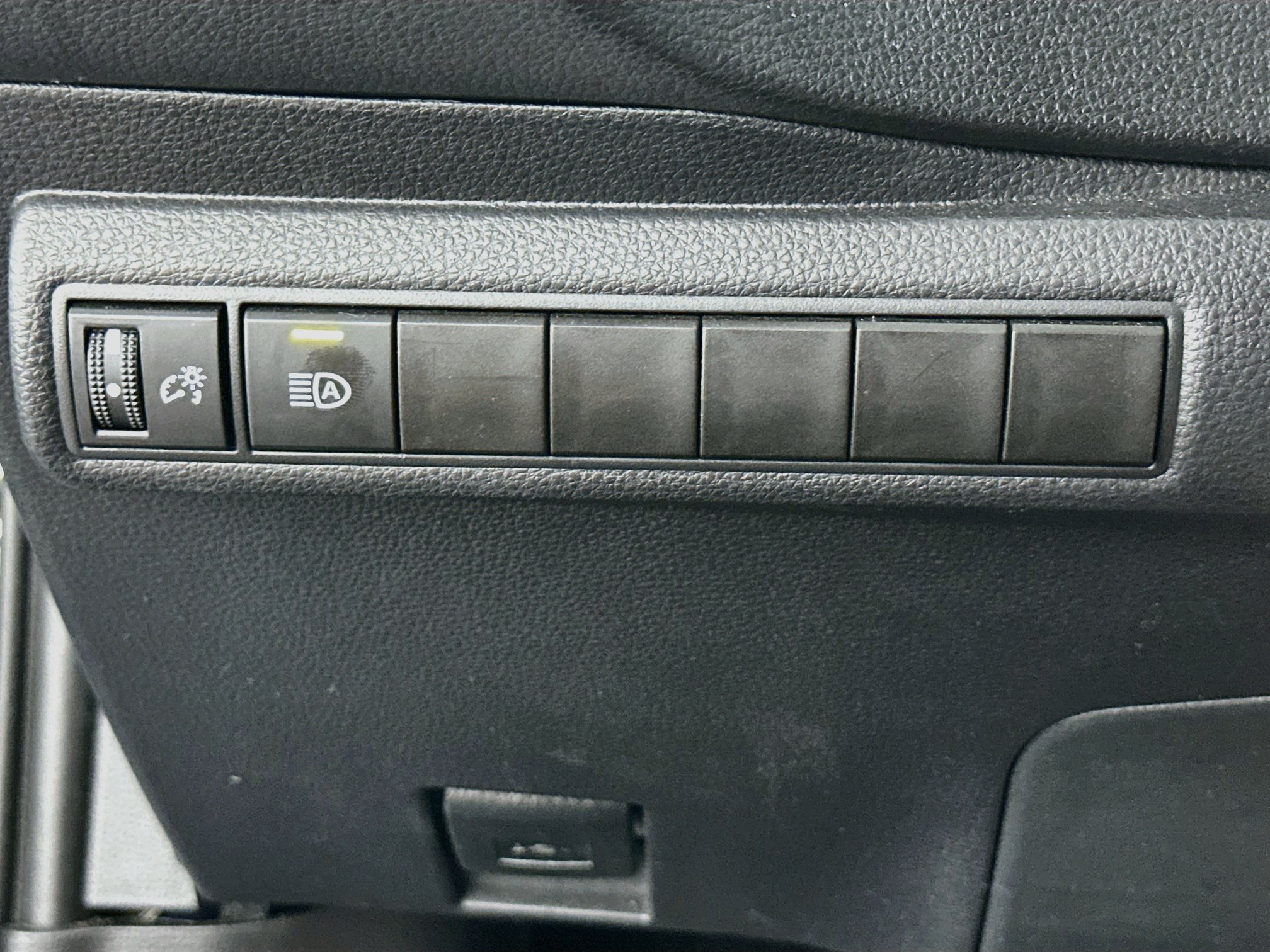 Used 2025 Toyota Corolla LE FWD image 16