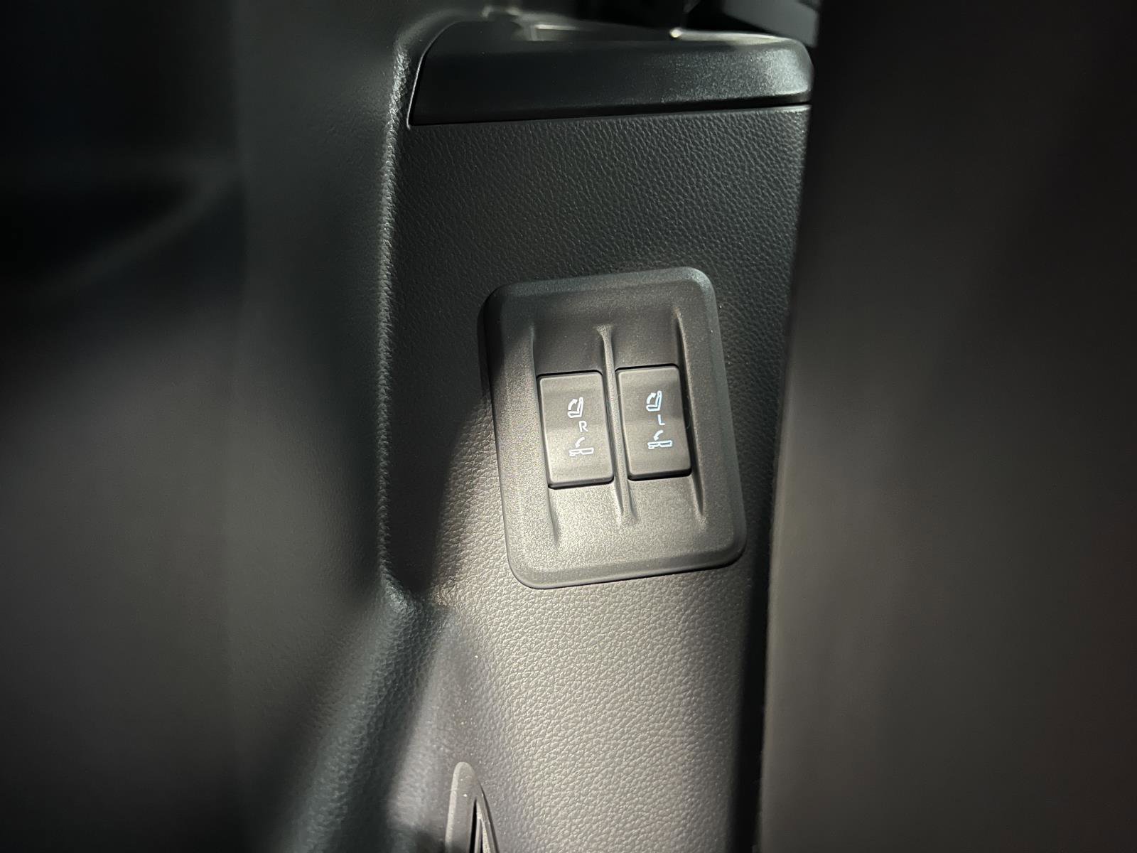 Used 2026 Lexus GX 550 w/ Cold Area Package image 43