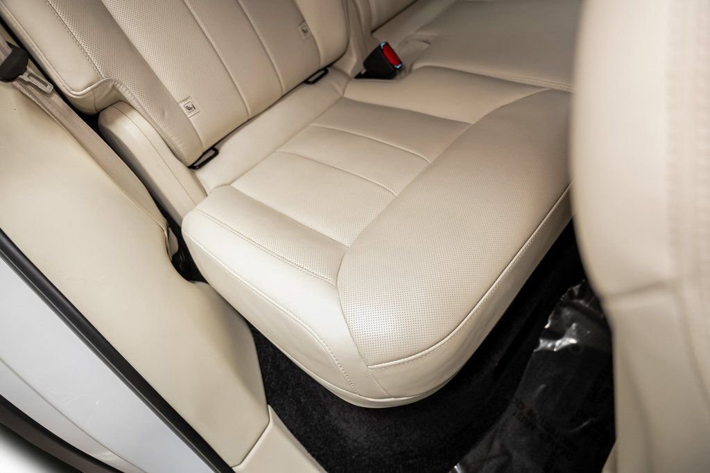 Used 2025 Land Rover Range Rover SE image 34