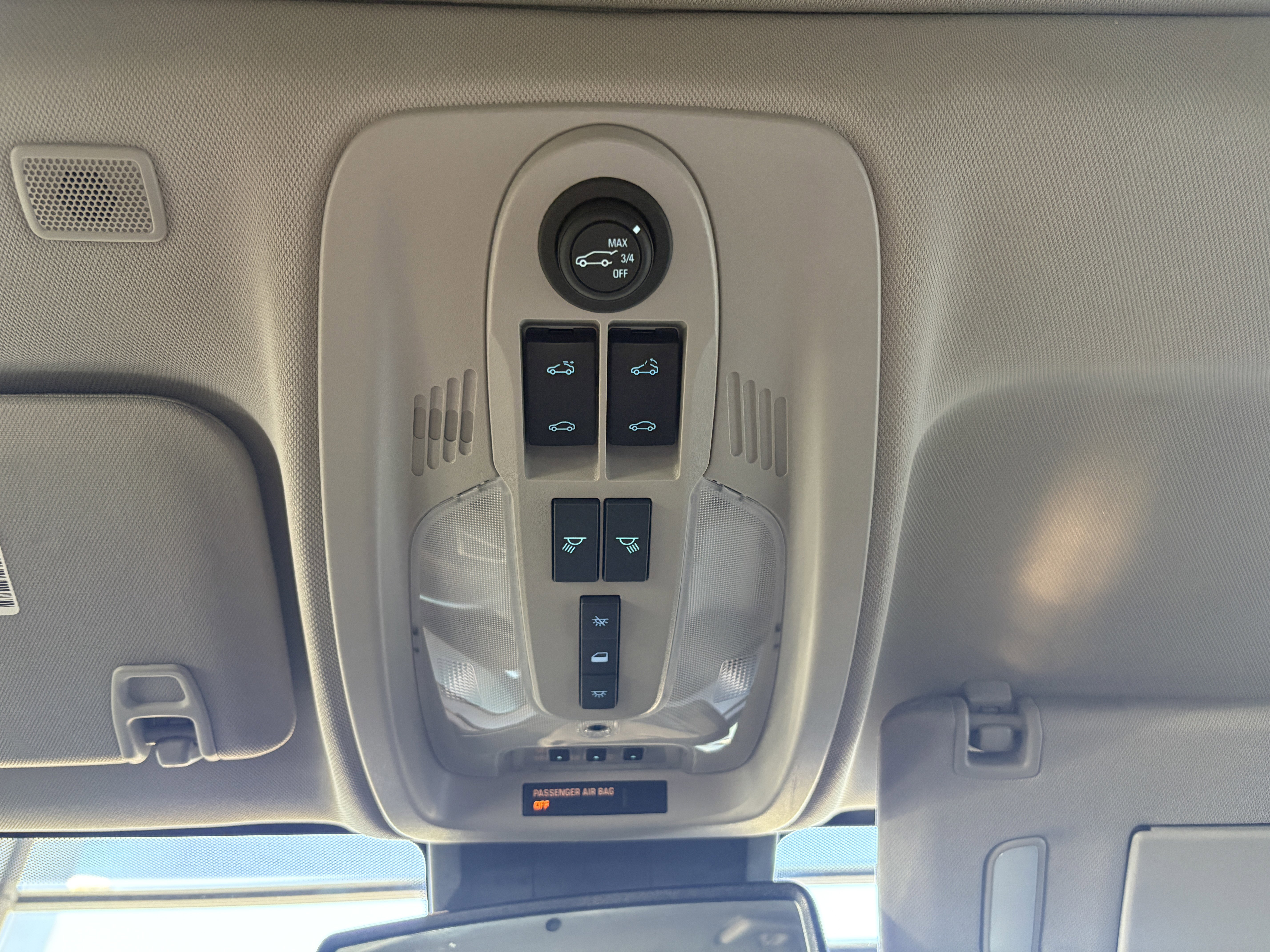 Used 2016 Chevrolet Equinox LTZ w/ Enhanced Convenience Package image 19