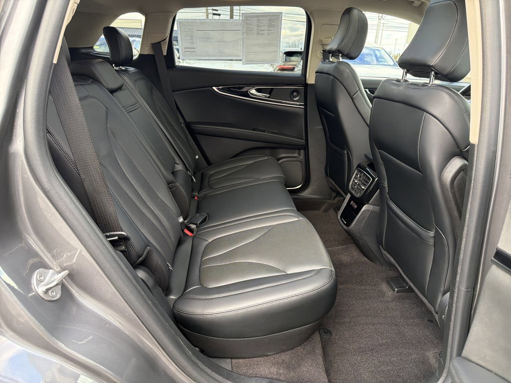 Certified 2021 Lincoln Nautilus Reserve w/ Cargo Utility Package image 17