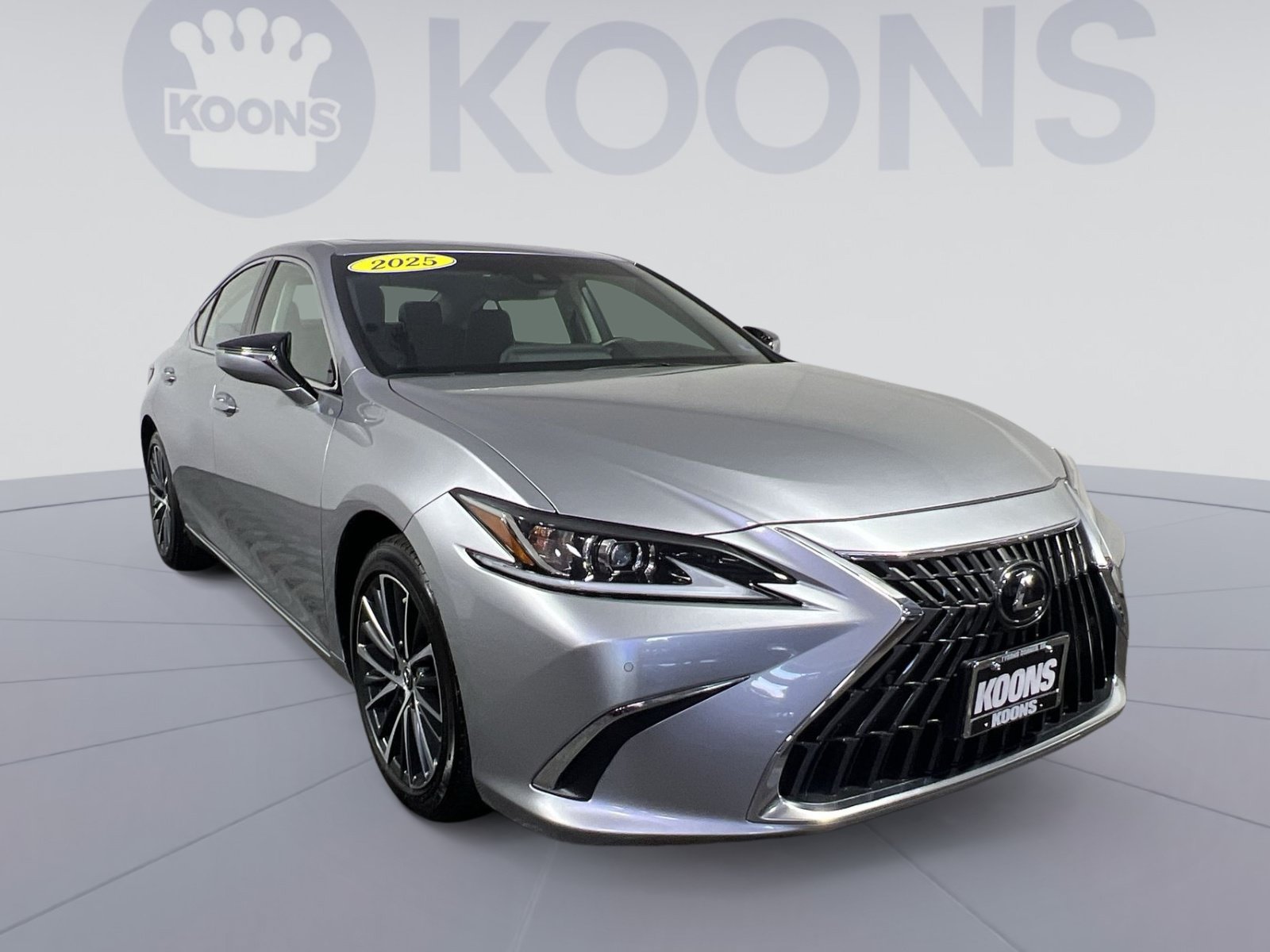 Used 2025 Lexus ES 350 w/ Premium Package FWD image 2