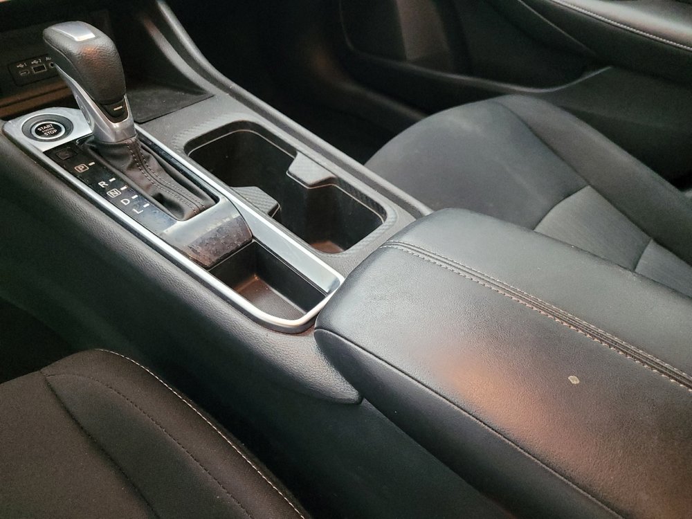 Used 2025 Nissan Sentra SV FWD image 26