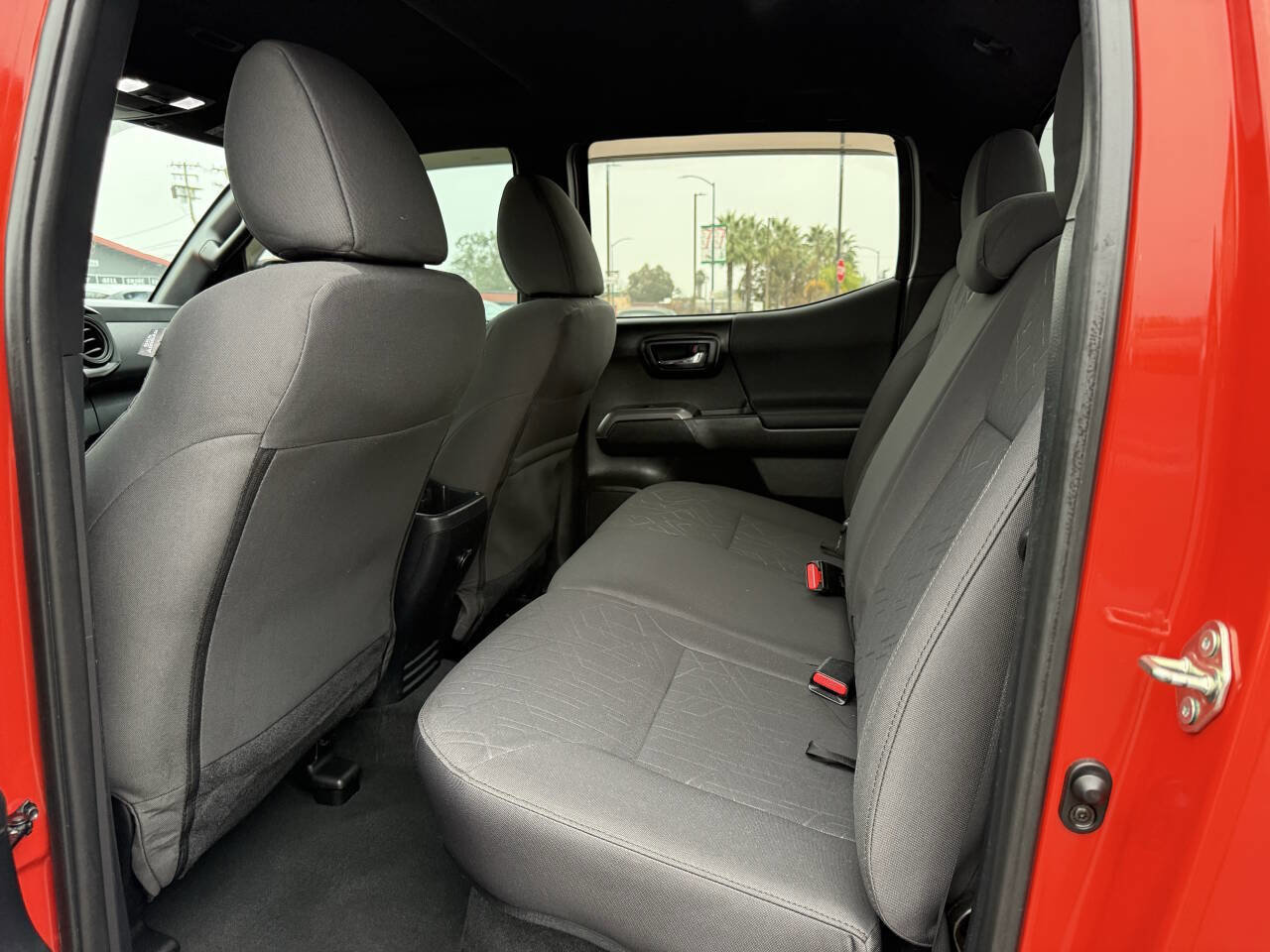 Used 2017 Toyota Tacoma TRD Sport image 11