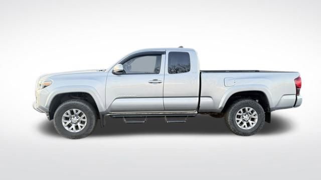 Used 2018 Toyota Tacoma SR5 image 11