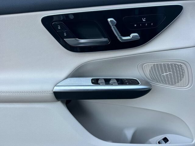 Certified 2025 Mercedes-Benz GLC 300 image 13