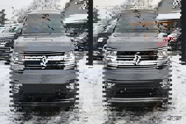 Used 2019 Volkswagen Atlas SEL Premium image 2