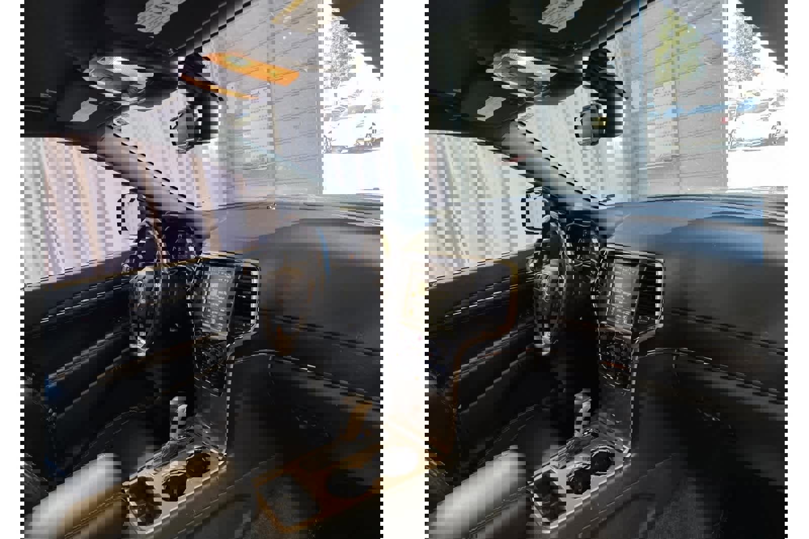 Used 2017 Jeep Grand Cherokee Limited image 11