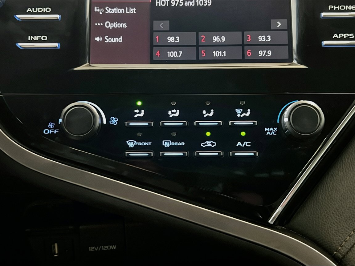 Used 2018 Toyota Camry LE FWD image 11