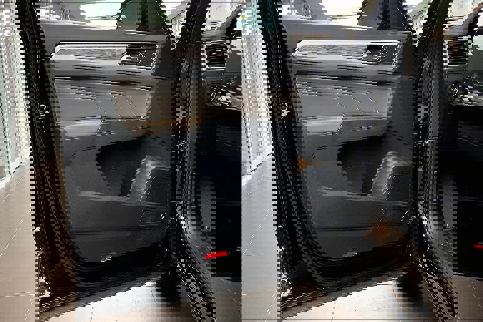 Used 2023 Volkswagen Atlas Cross Sport SE image 21