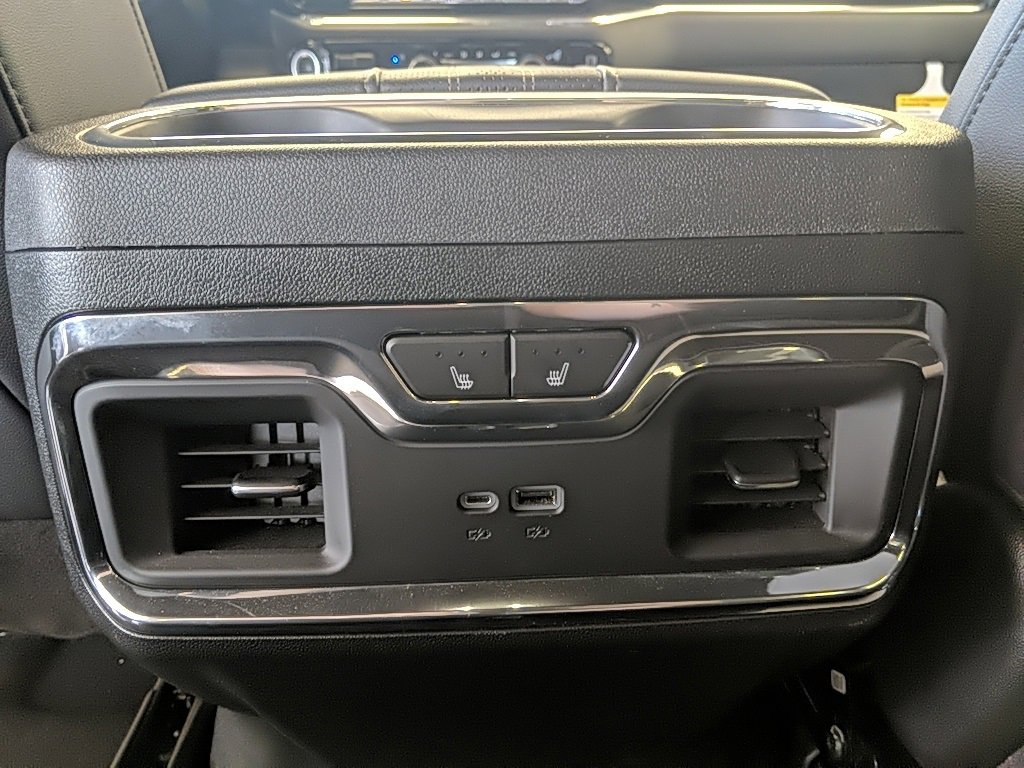 Used 2024 Chevrolet Silverado 1500 High Country image 15