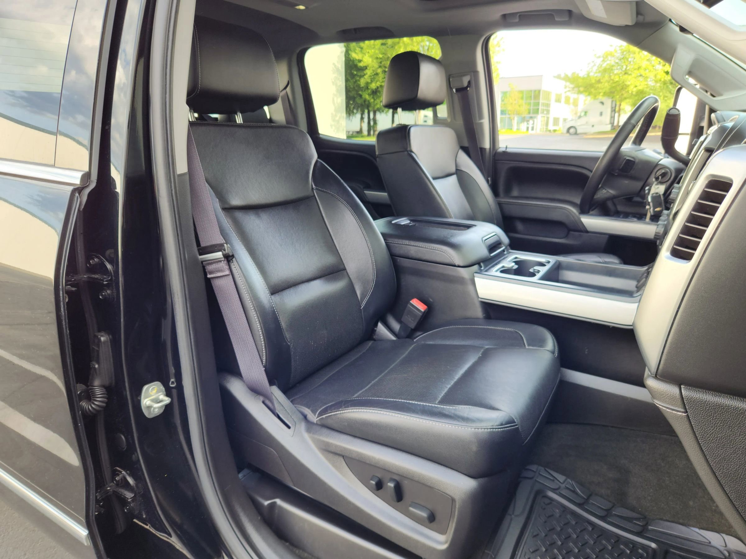 Used 2016 Chevrolet Silverado 2500 LTZ w/ Duramax Plus Package AWD/4WD image 20