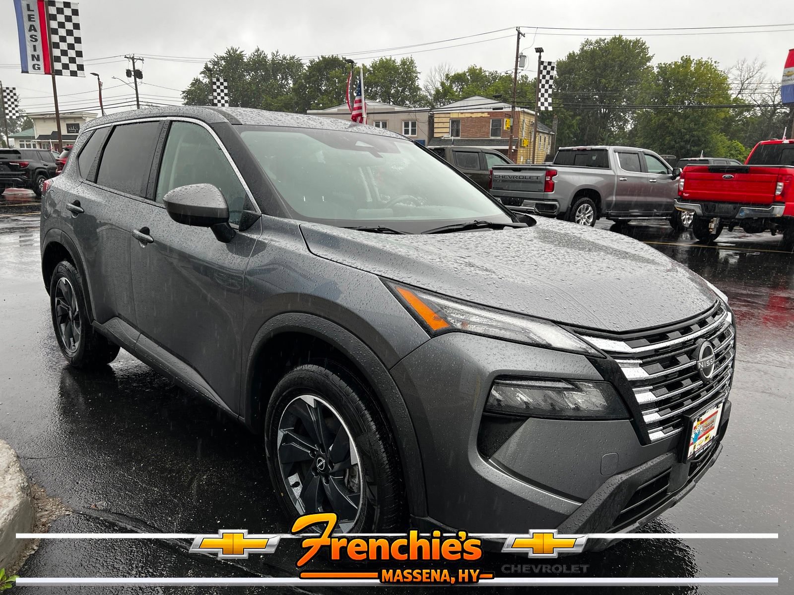 Used 2025 Nissan Rogue SV AWD/4WD image 3