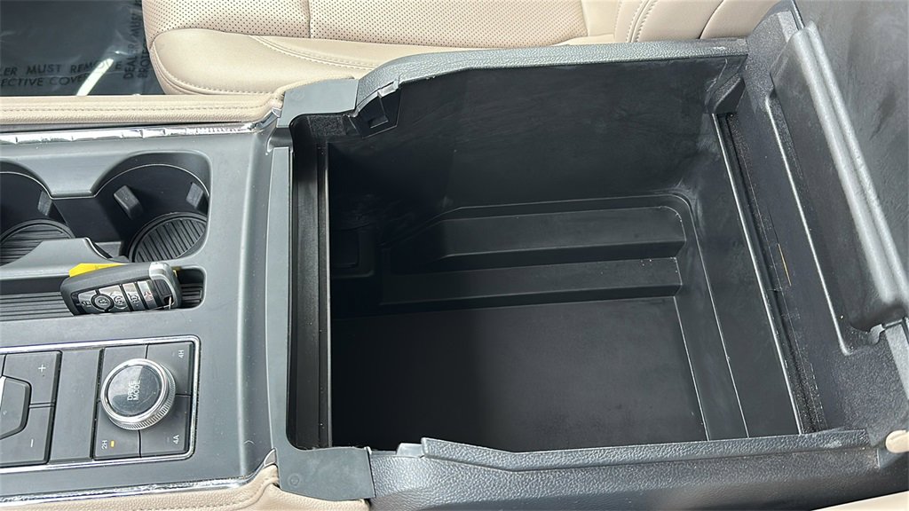 Used 2024 Ford Expedition Max XLT image 24