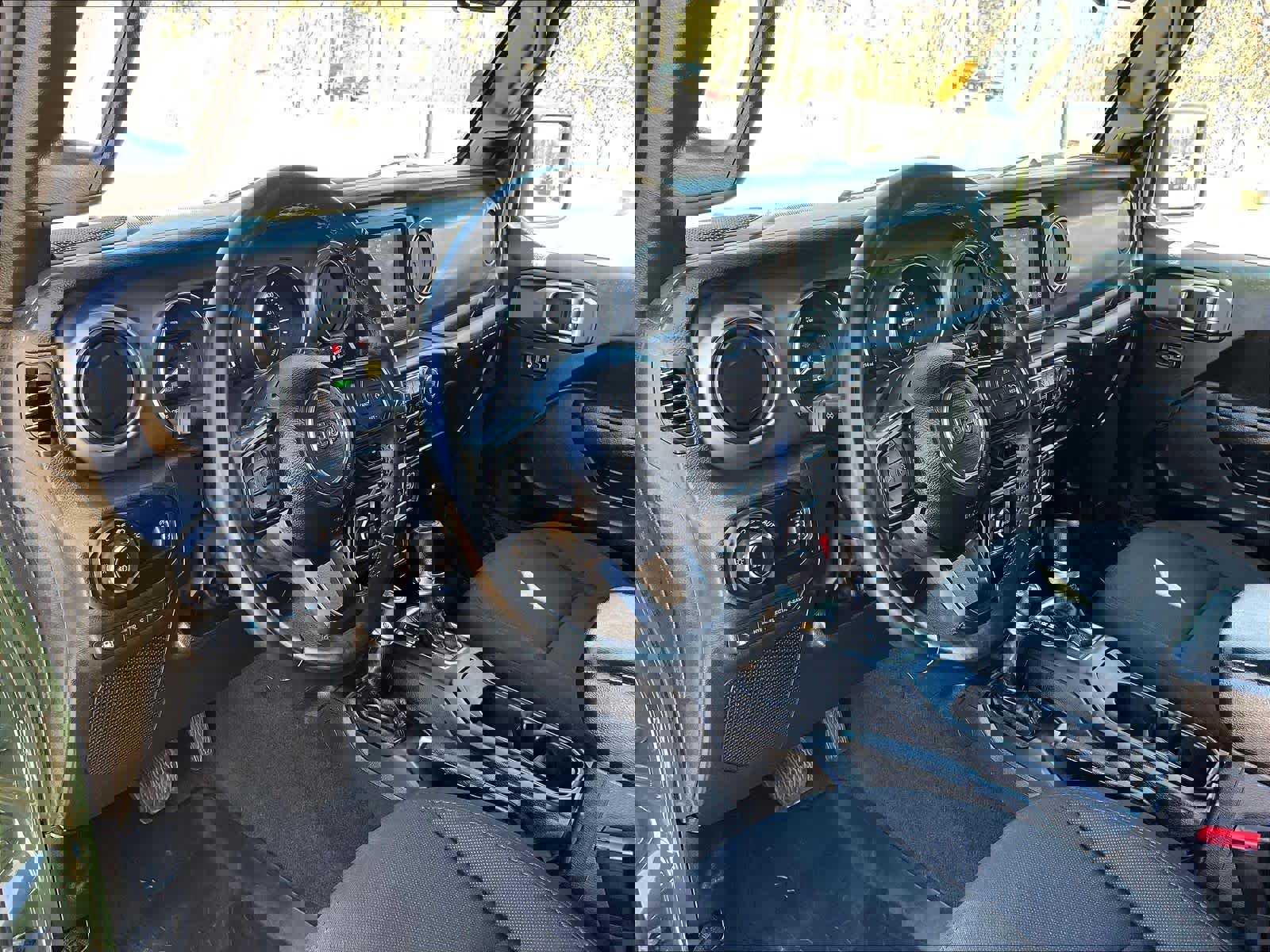 Used 2023 Jeep Wrangler Unlimited w/ Cold Weather Group image 8