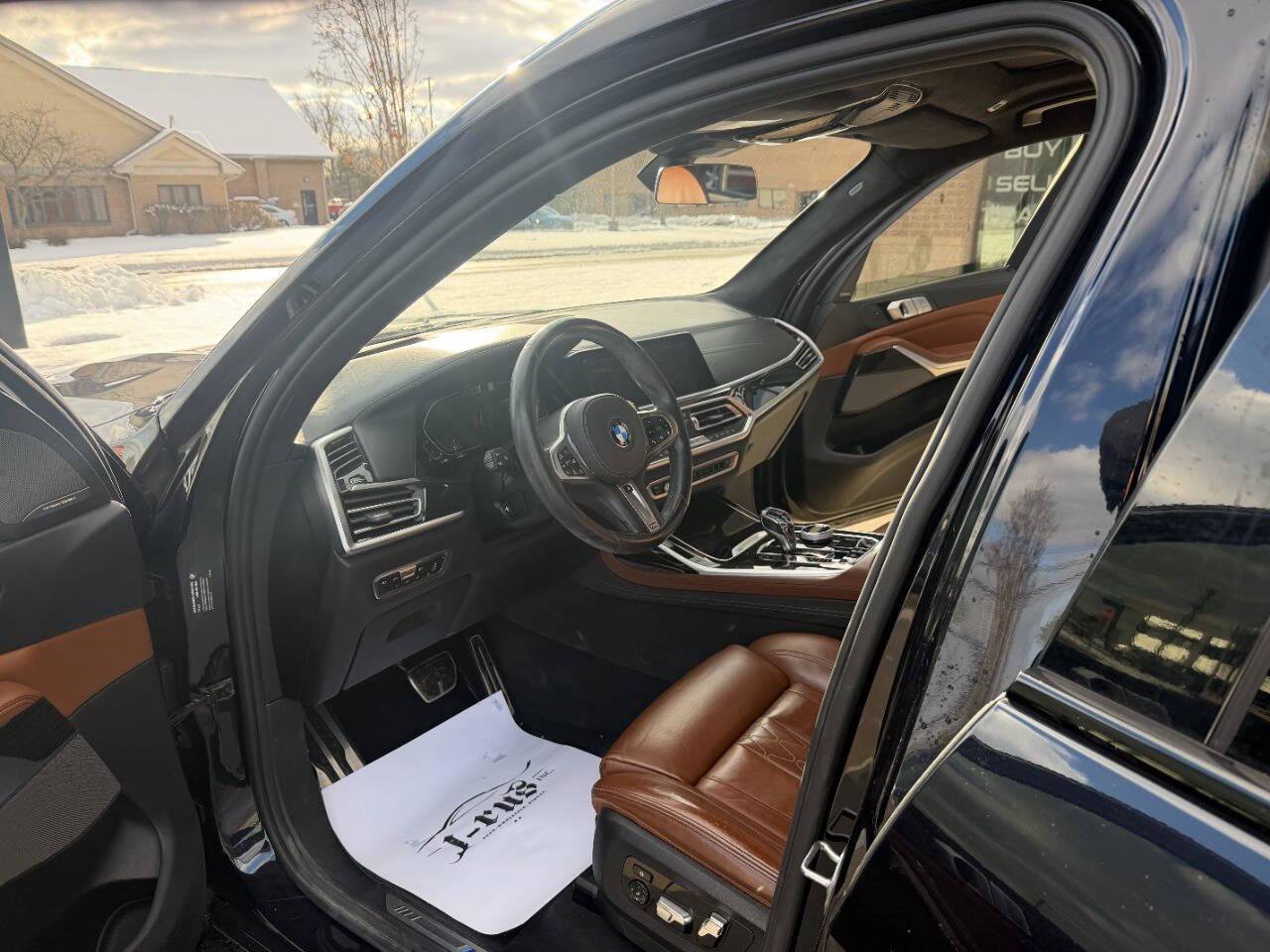 Used 2019 BMW X7 xDrive50i w/ M Sport Package image 17