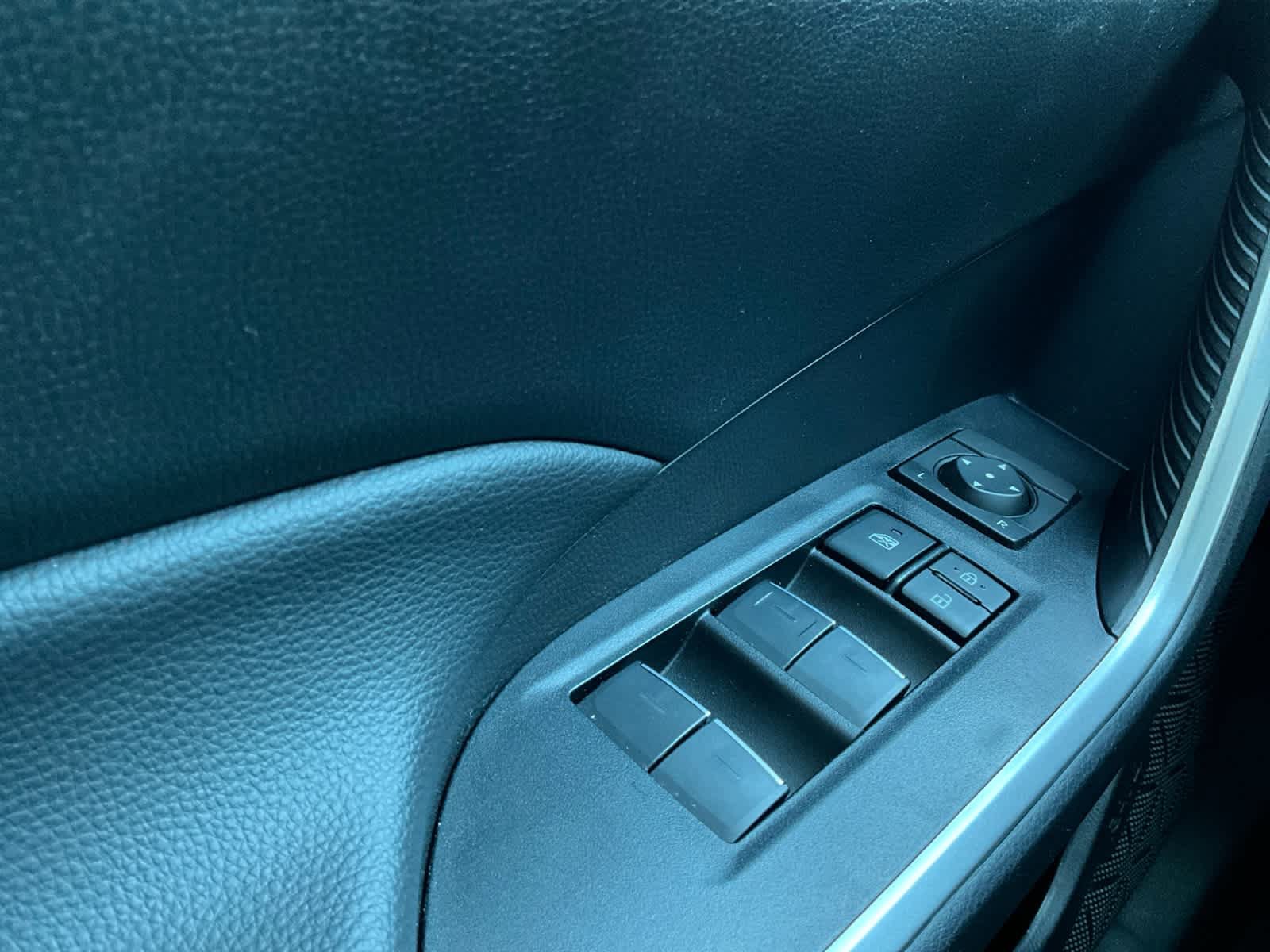 Used 2024 Toyota RAV4 XLE AWD/4WD image 19