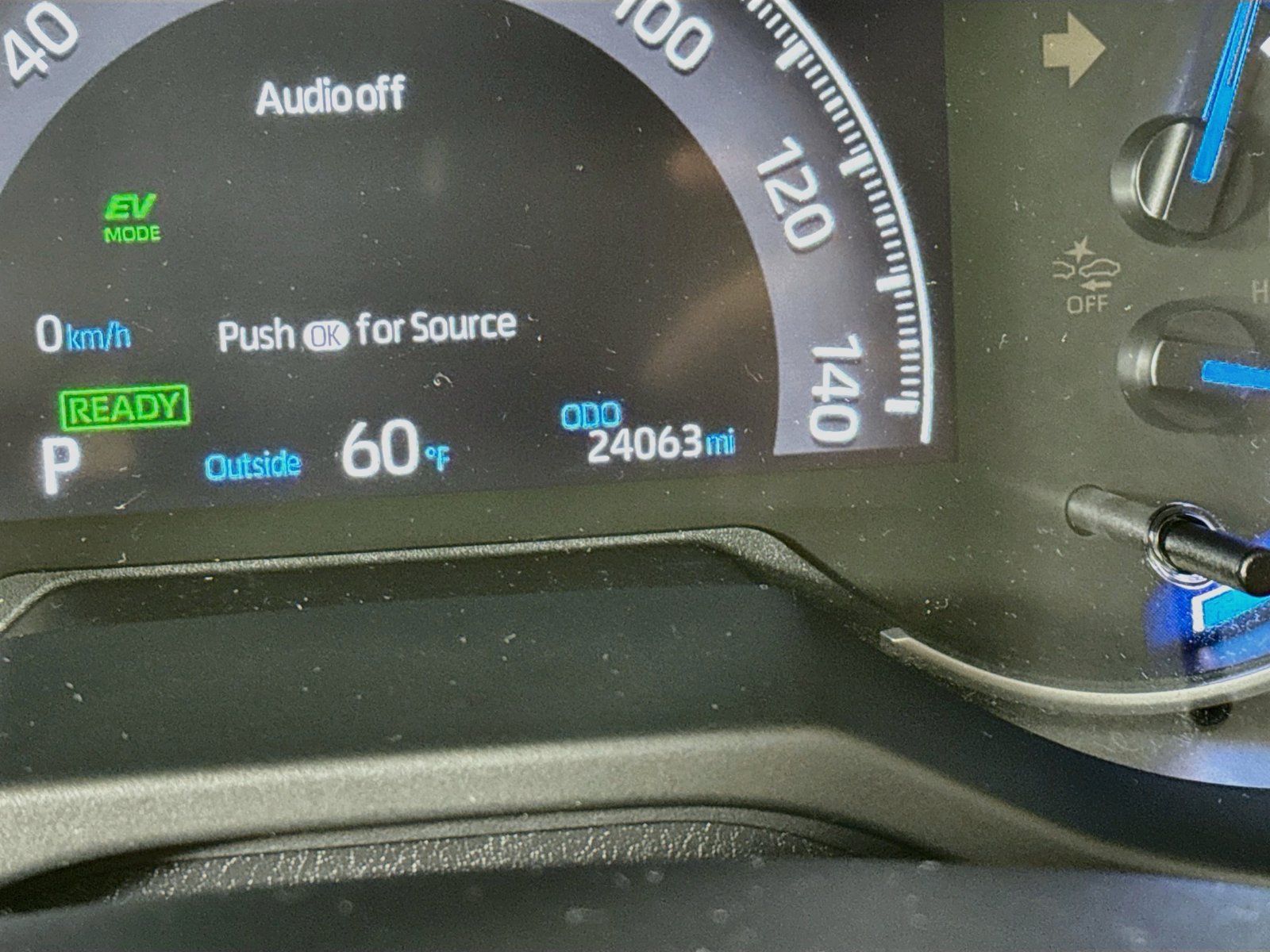 Used 2023 Toyota RAV4 SE w/ Weather & Moonroof Package AWD/4WD image 12