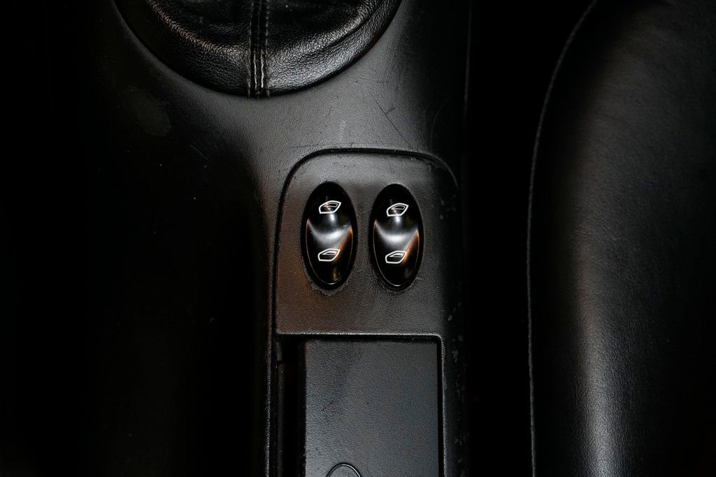 Used 2004 Porsche Boxster S image 32