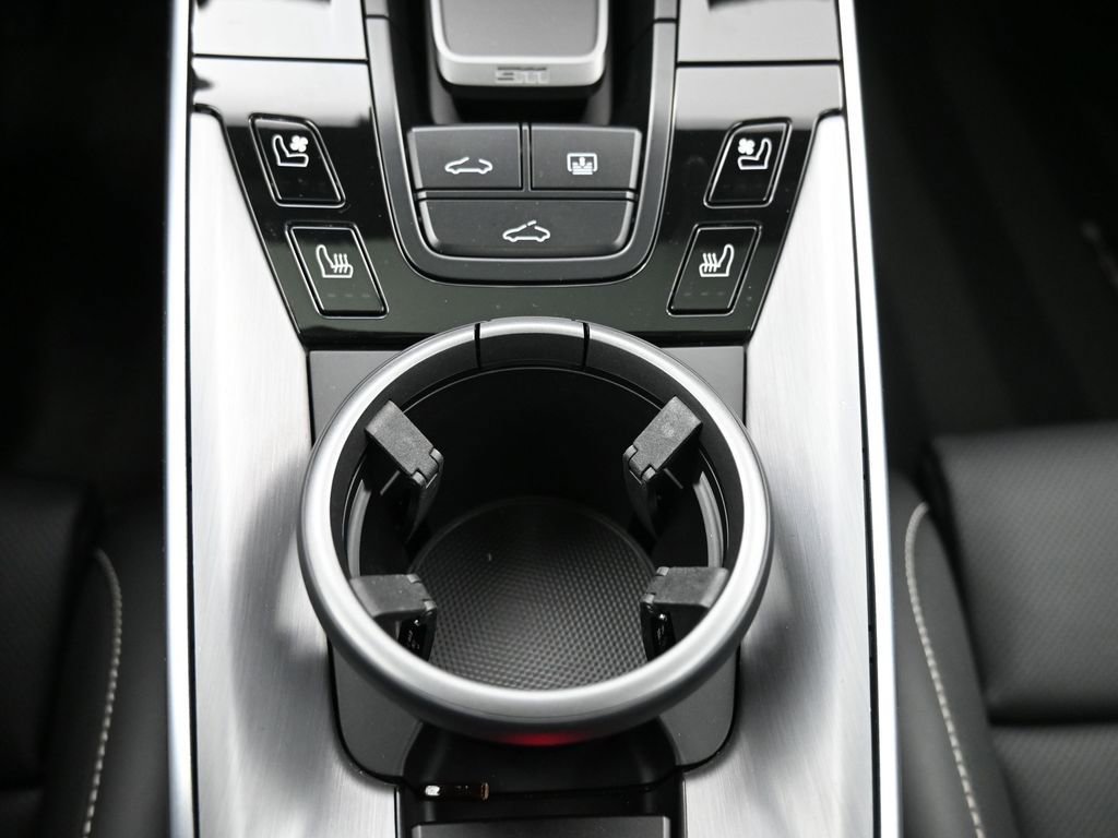 Certified 2025 Porsche 911 Carrera image 23