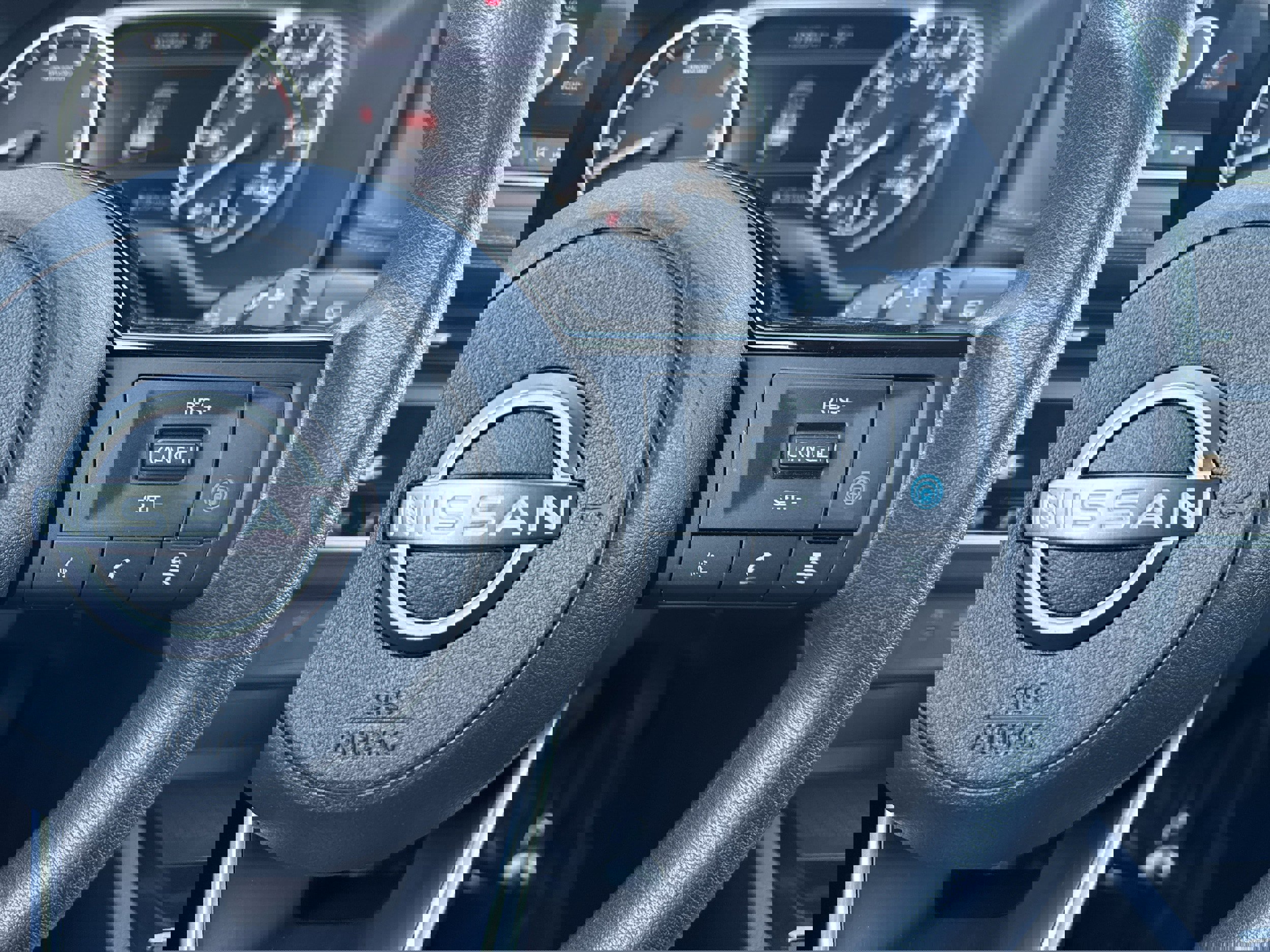 Used 2023 Nissan Rogue SV image 17