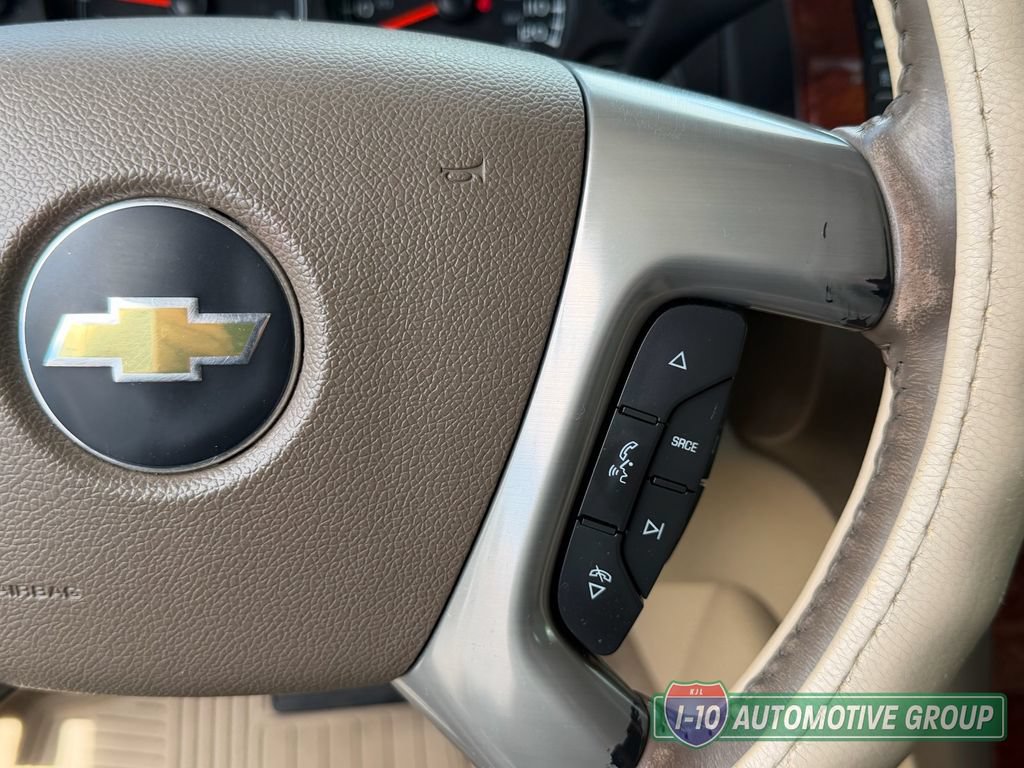Used 2013 Chevrolet Avalanche LTZ AWD/4WD image 36