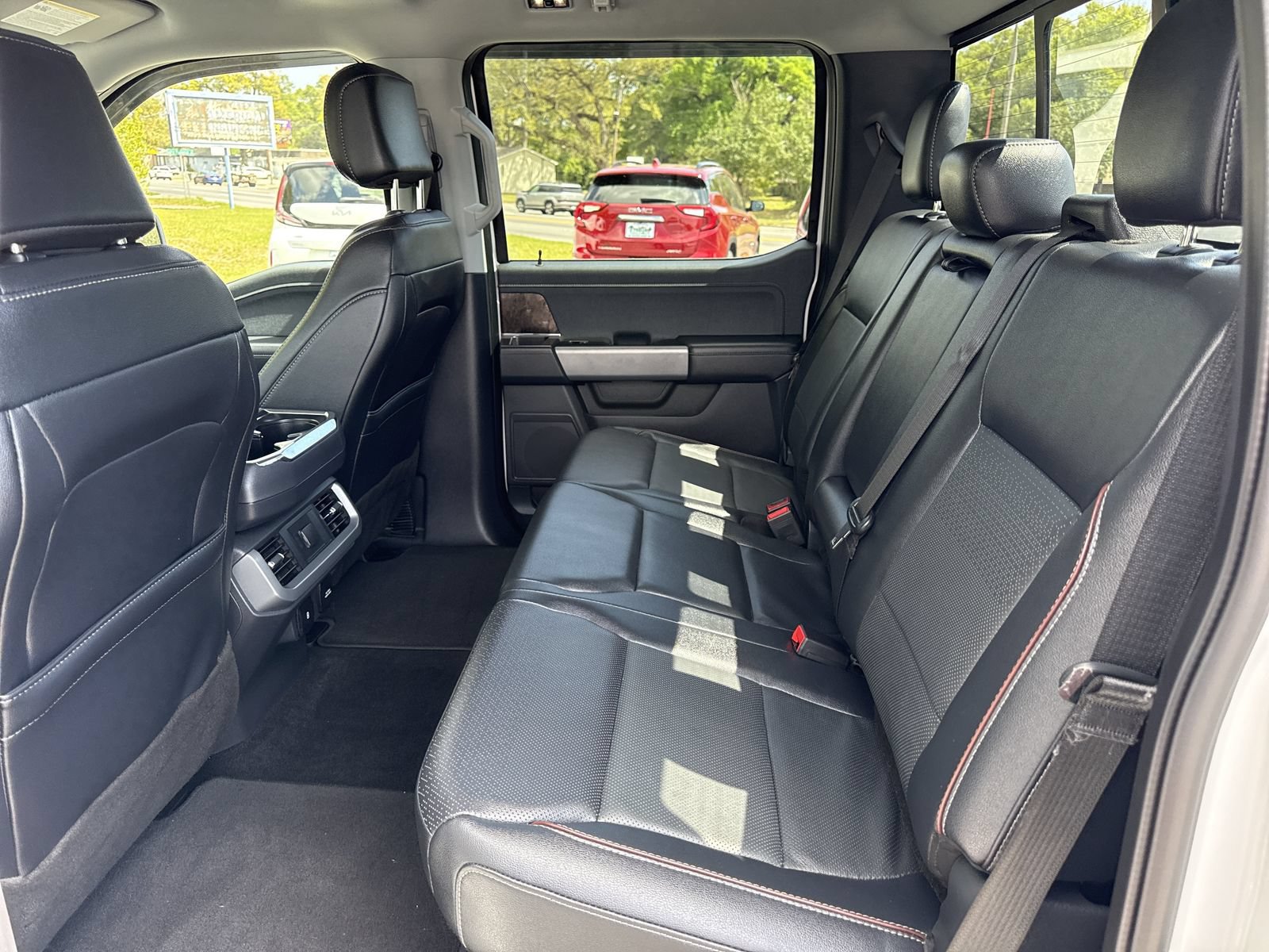 Used 2022 Ford F150 Lariat AWD/4WD image 9