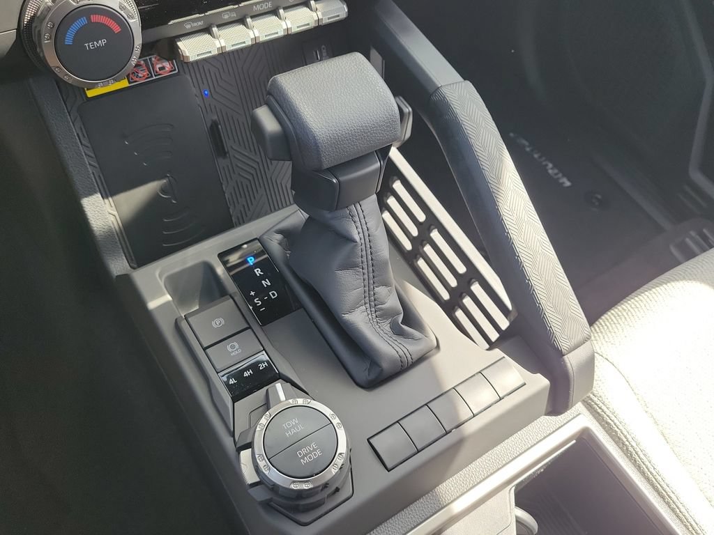 New 2026 Toyota 4Runner SR5 AWD/4WD image 18