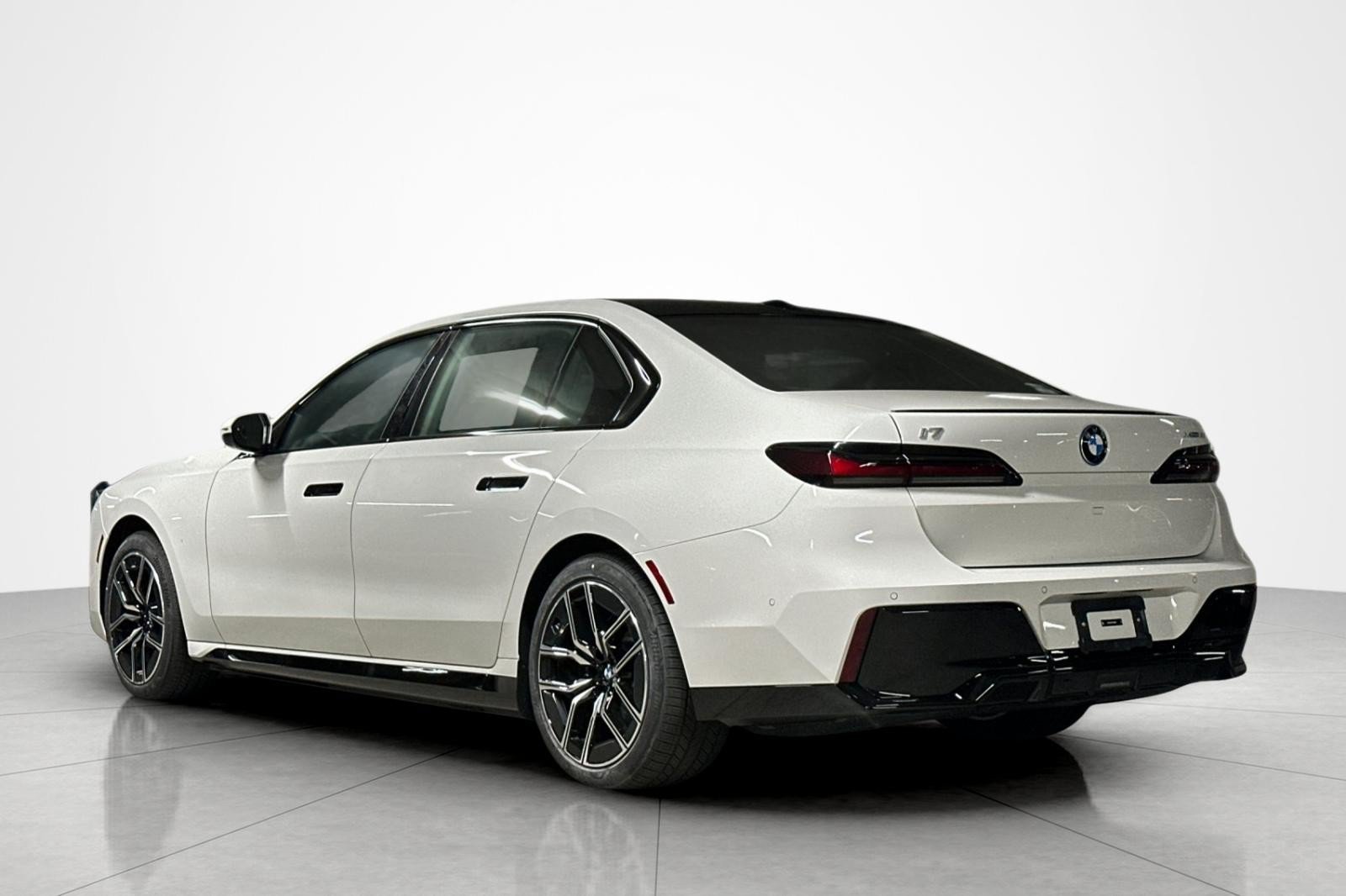 New 2026 BMW i7 xDrive60 AWD/4WD image 3