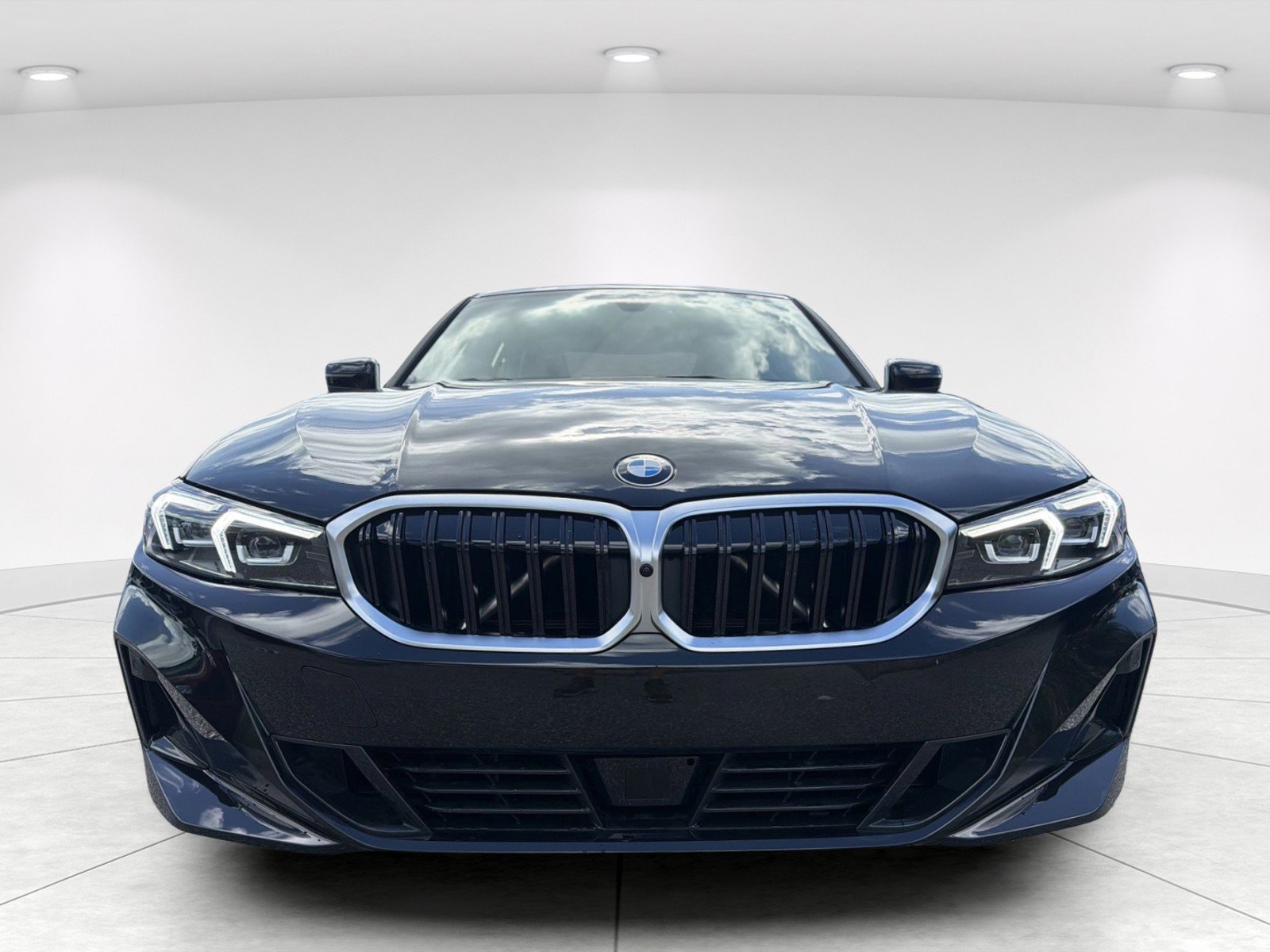 New 2026 BMW 330i xDrive Sedan w/ Premium Package AWD/4WD image 2