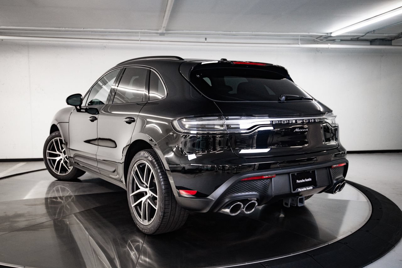 Certified 2024 Porsche Macan AWD/4WD image 3
