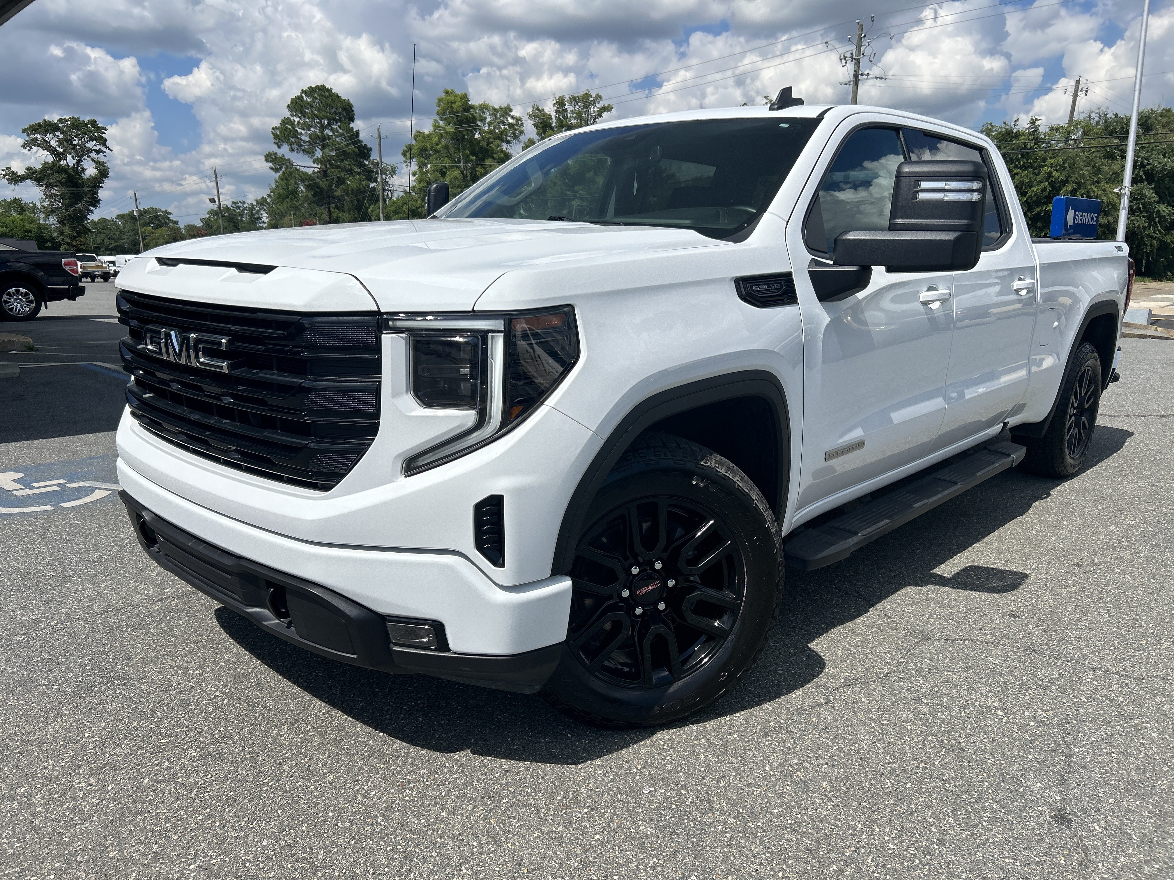 Used 2024 GMC Sierra 1500 Elevation w/ X31 Off-Road Package AWD/4WD image 4