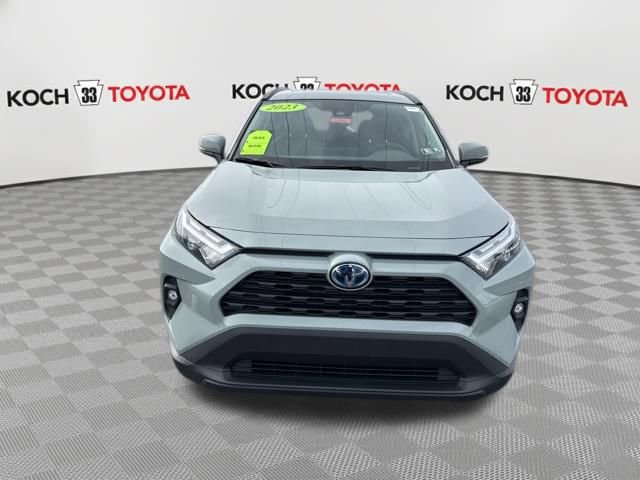 Used 2023 Toyota RAV4 XLE Premium image 2