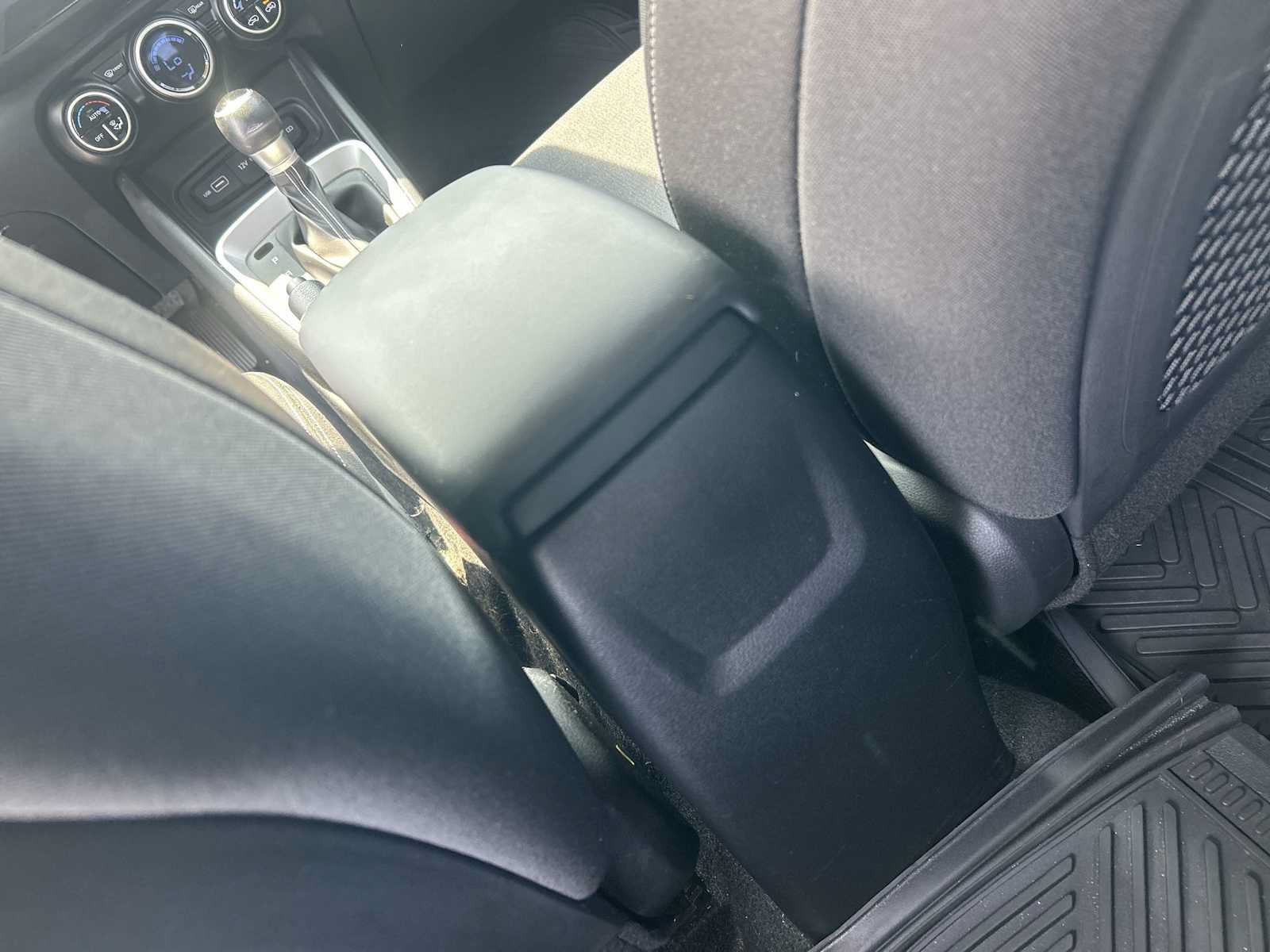 Used 2022 Hyundai Venue SEL w/ Cargo Package FWD image 22