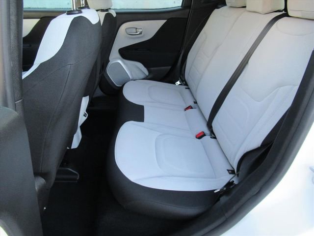 Used 2019 Jeep Renegade Latitude image 25