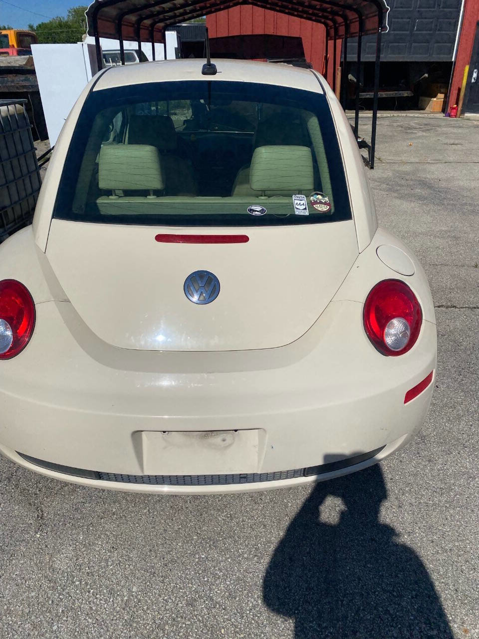 Used 2009 Volkswagen Beetle Coupe FWD image 3