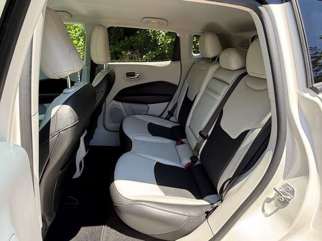 Used 2019 Jeep Compass Limited AWD/4WD image 14