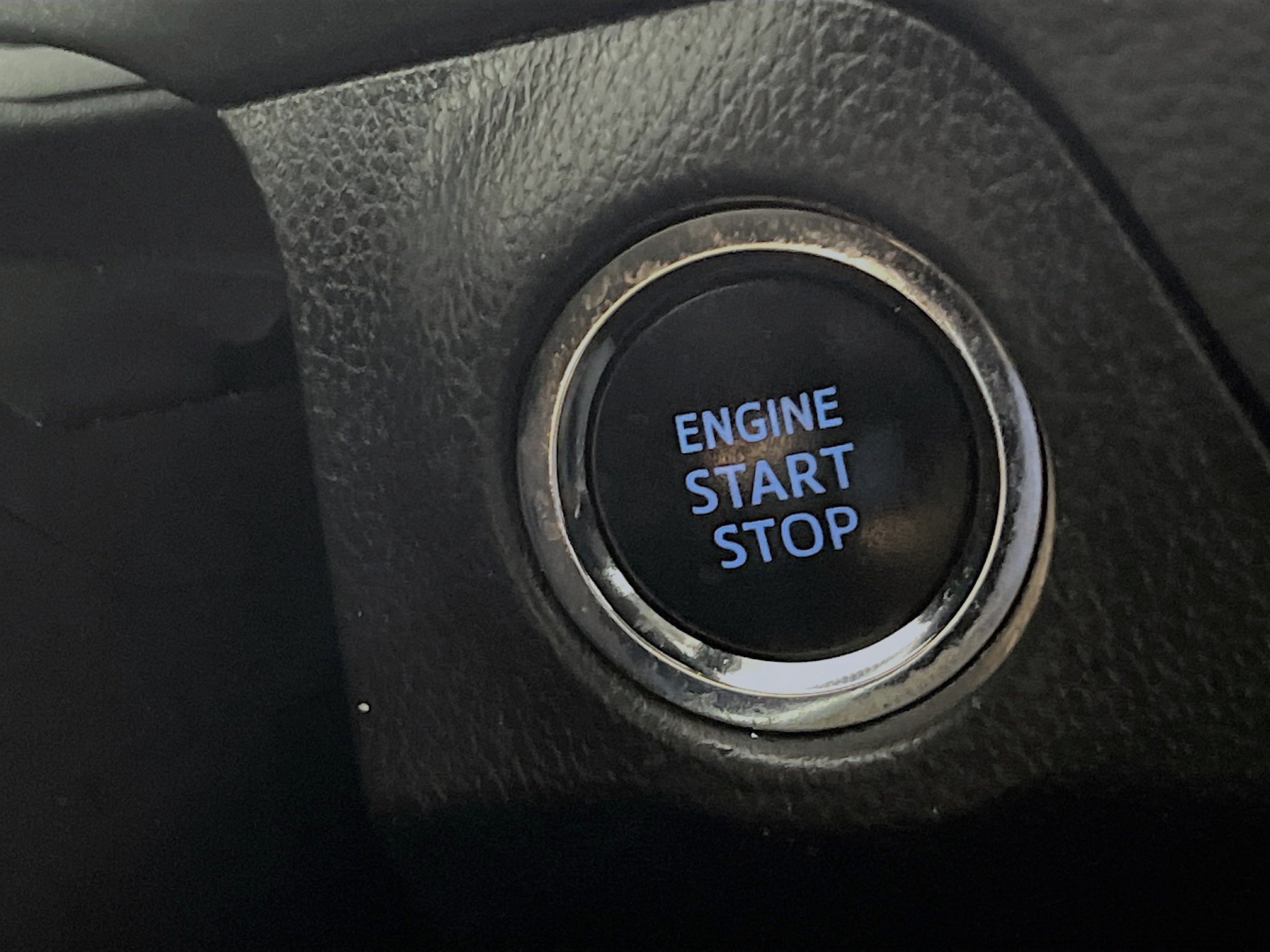 Used 2021 Toyota RAV4 XLE w/ Convenience Package FWD image 23
